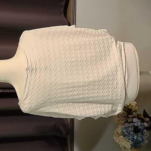 Smash! NWT White Lightweight Sweater - Small - Picture 6 of 10